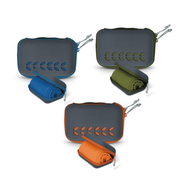 Objets Personnalisés 4 SERVIETTE MICROFIBRE AVEC BOITE DE RANGEMENT