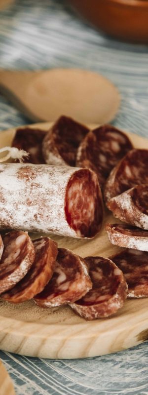 sliced-sausage-table